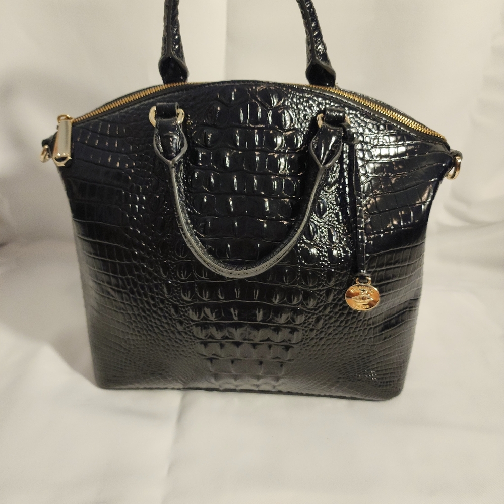 Brahmin Melbourne handbag Featured in Black with  signature croc-embossed leath